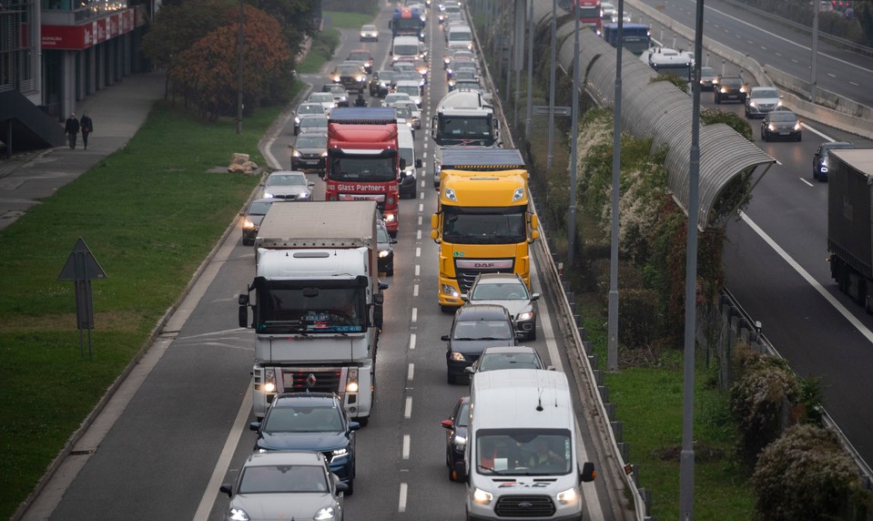 Veľká noc na cestách: Kde vás na D1, D2 a R1 čakajú zápchy? Tipy na obchádzky