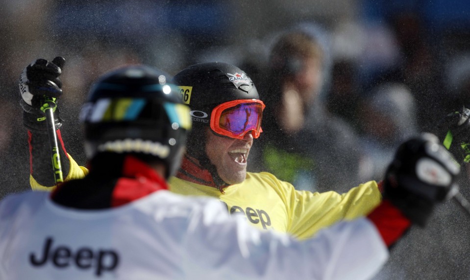 Polícia zatkla na olympiáde akrobatického lyžiara. S manželkou a trénerom sa opili a ukradli auto