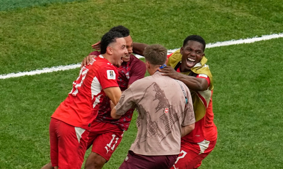 Poslednými štvrťfinalistami MS sú Švajčiari
