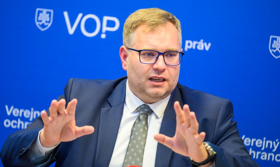 Ombudsman žiada zmenu: Pacient nemá behať po ambulanciách so zoznamom v ruke