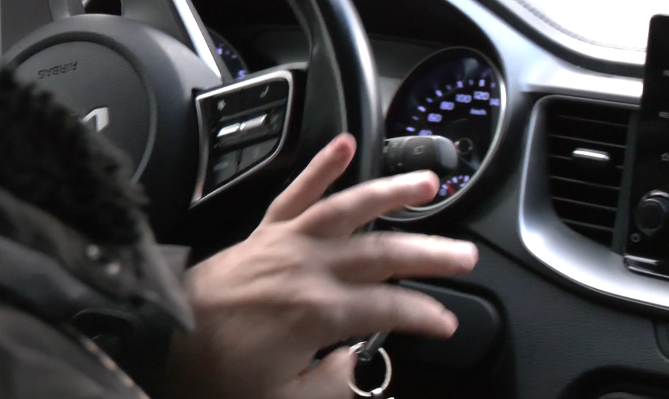 Opitý muž posadil za volant svojho auta 10-ročného syna