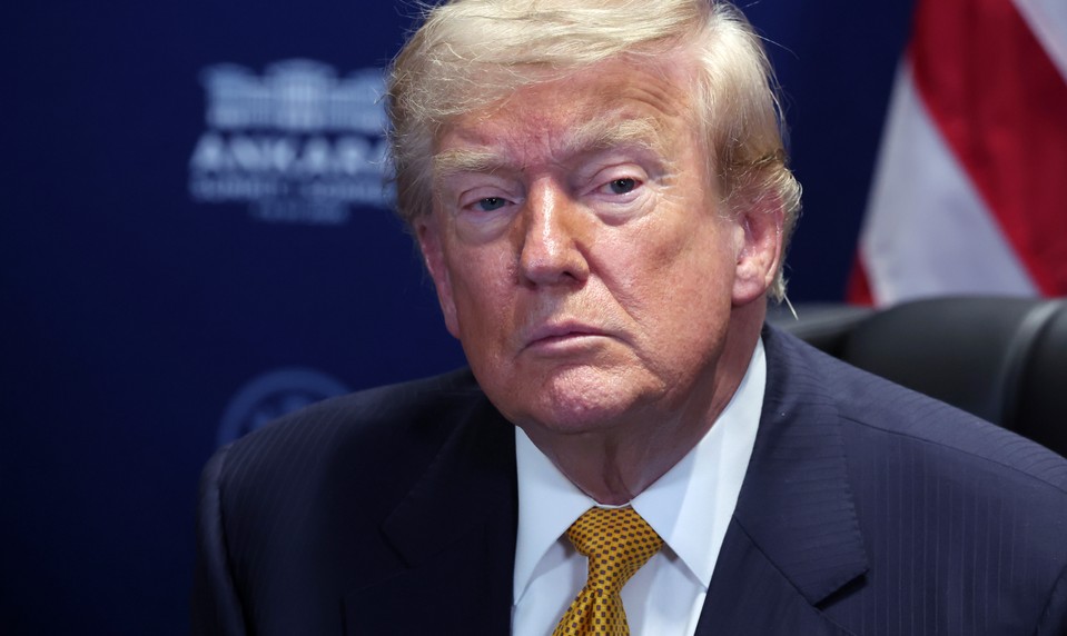Trump pohrozil Iránu úplným zničením v prípade pokusu o atentát