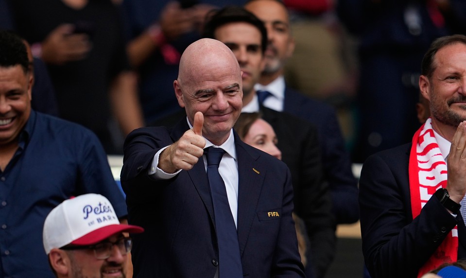 Nóri ženú FIFA pred etickú komisiu kvôli amnestii pre Baloguna