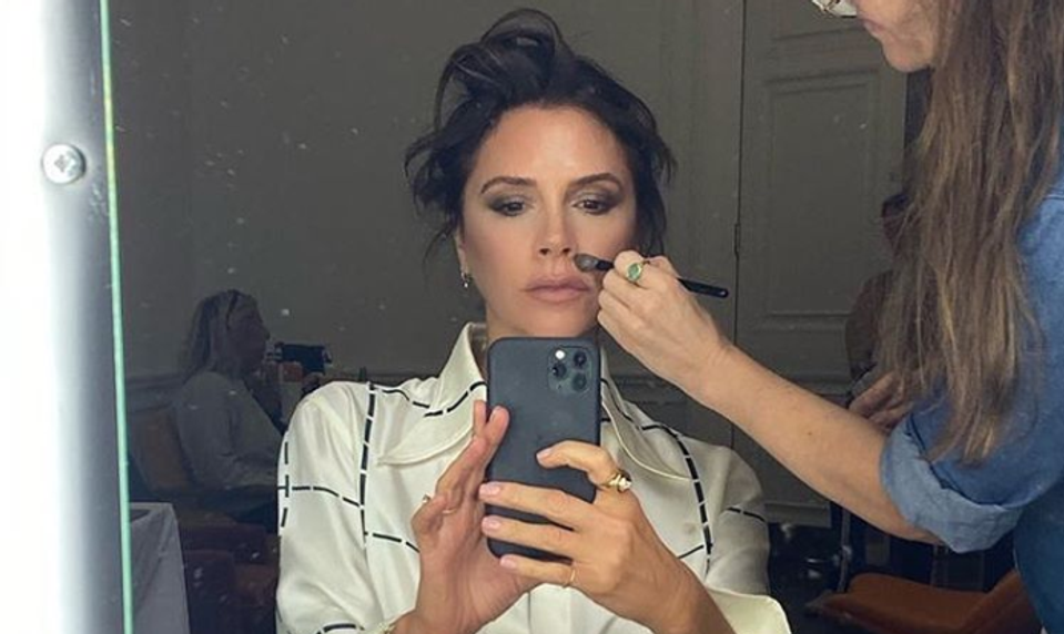 Victoria Beckham je dokonalá, kým pohľad nepadne na jej NOHY! To si priam pýta zákrok!