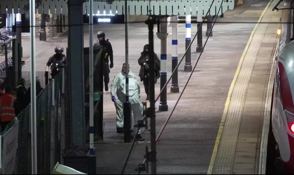 Krvavé peklo vo vlaku: Útočníci pobodali desiatich ľudí