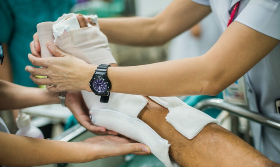 Rodičia chceli zarobiť na chorom bábätku aj zlomenina za 1,2 milióna. Poistní podvodníci vymýšľajú naozaj neuveriteľné príbehy