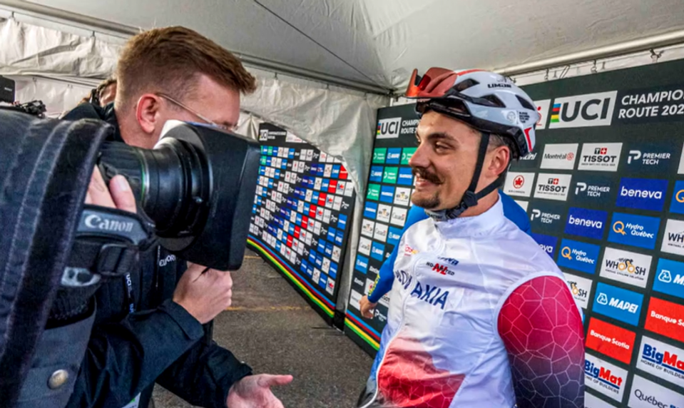 Do Montrealu prišiel ako masér, nakoniec štartoval na bicykli. Kováčik sa stal hitom internetu