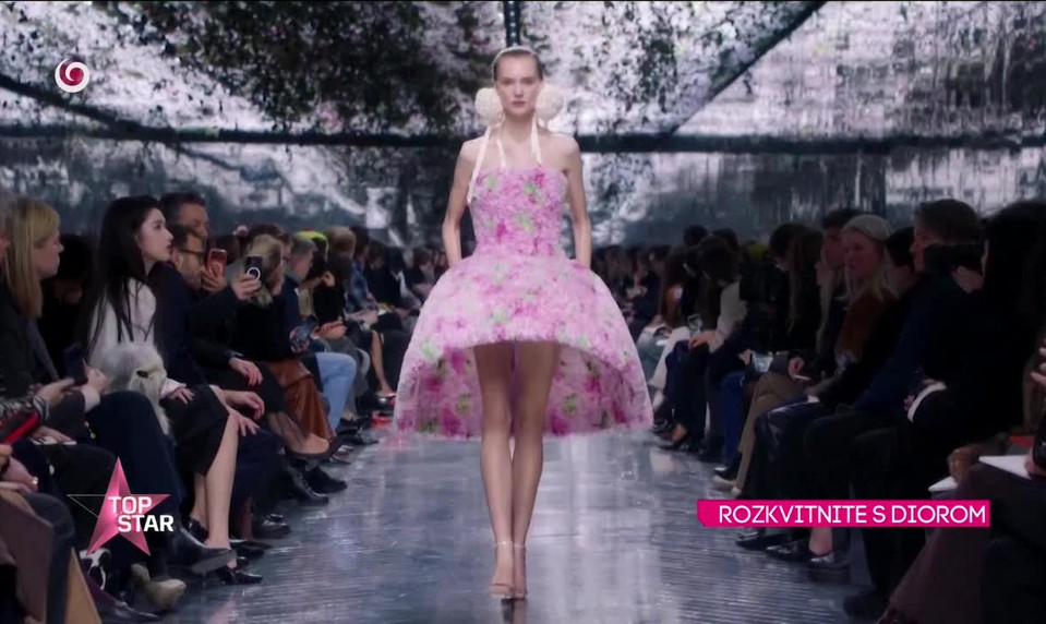 ROZKVITNITE S DIOROM