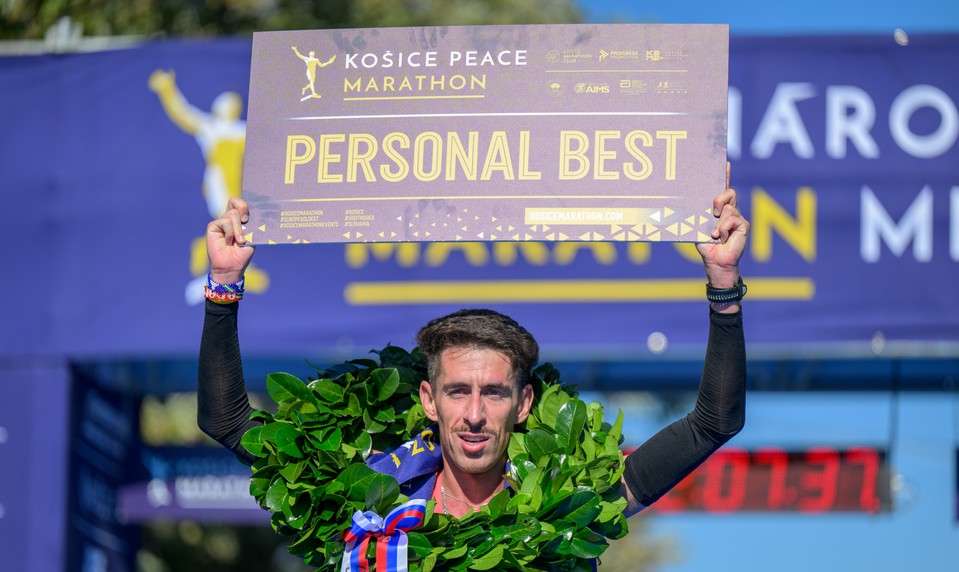 Juhoafričan LIPSCHITZ víťazom košického maratónu, majsterkou polmaratónu PÁLENÍKOVÁ