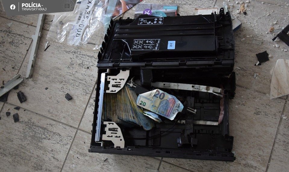 Polícia dolapila muža zodpovedného za výbuch bankomatu v Maduniciach