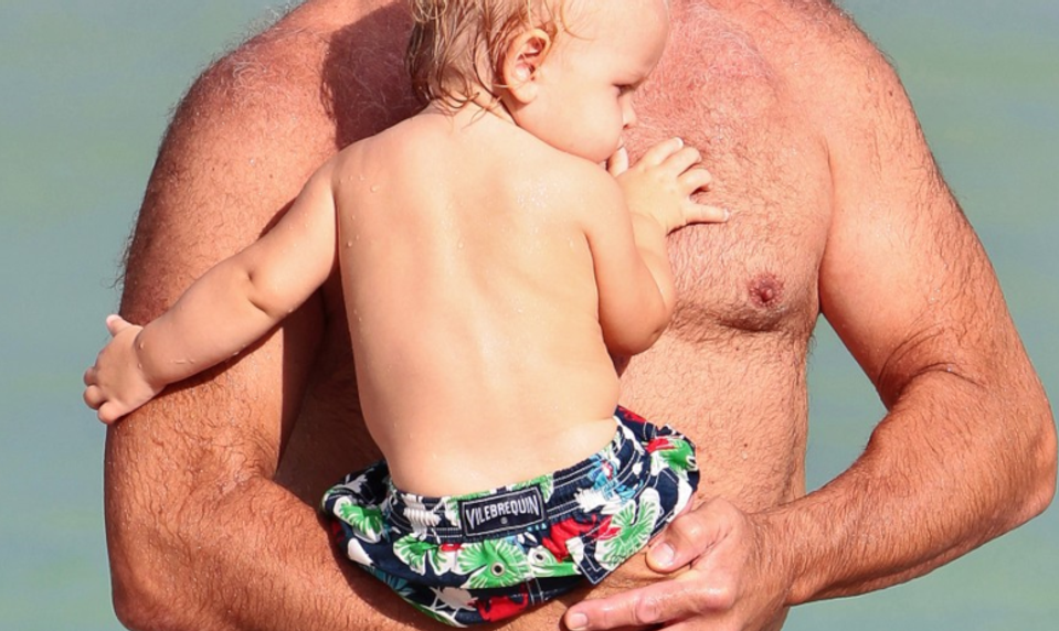 Miesto vnúčat radšej vlastné dieťa: Slávny herec sa stal v 70-tke OTCOM!