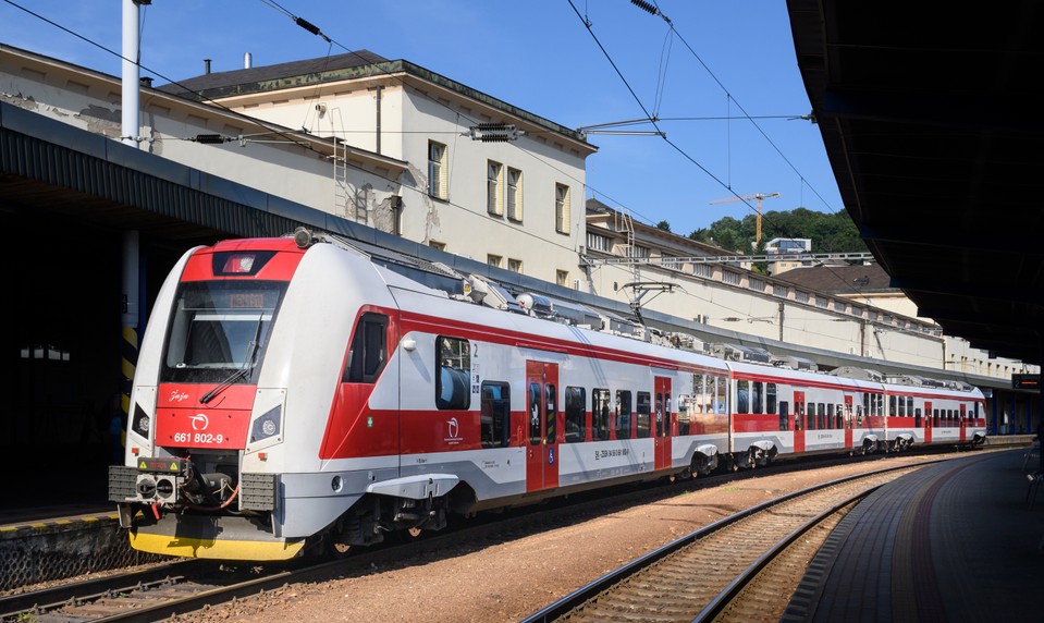 Rušňovodiči odmietajú kamery v práci. Ministerstvu odovzdali petíciu