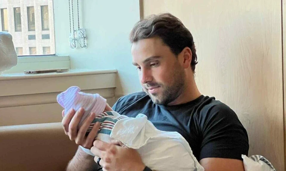 Zomrel bývalý hokejista (†32), zanechal po sebe malú dcérku