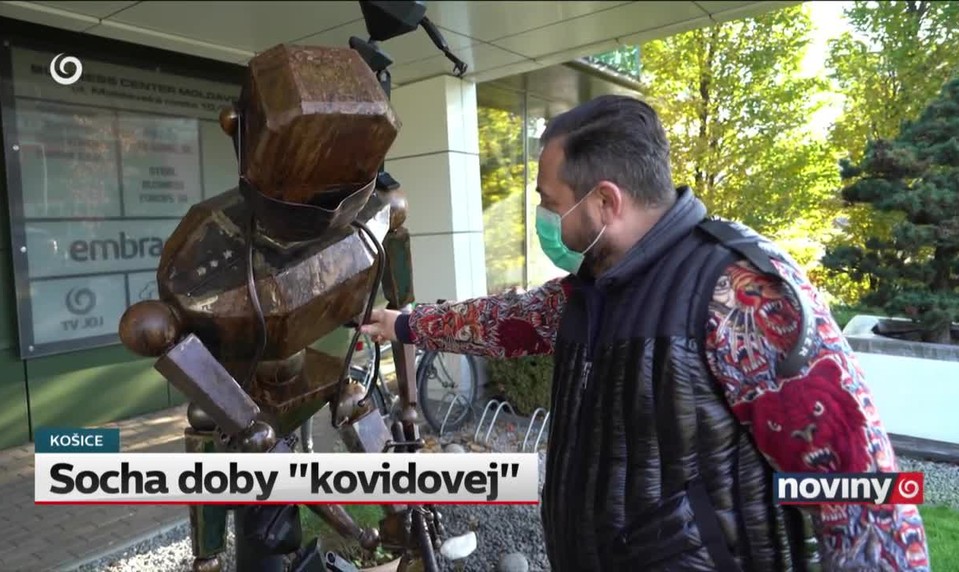 Socha doby "kovidovej"