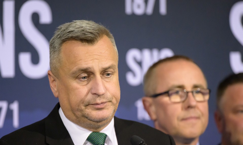 SNS vyzvala premiéra, aby odmietol členstvo v Rade mieru. Členstvo má stáť 1 miliardu dolárov