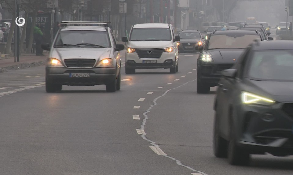 Benzín a nafta opäť zdraželi. Vodiči v januári platia za liter o 1,5 centa viac
