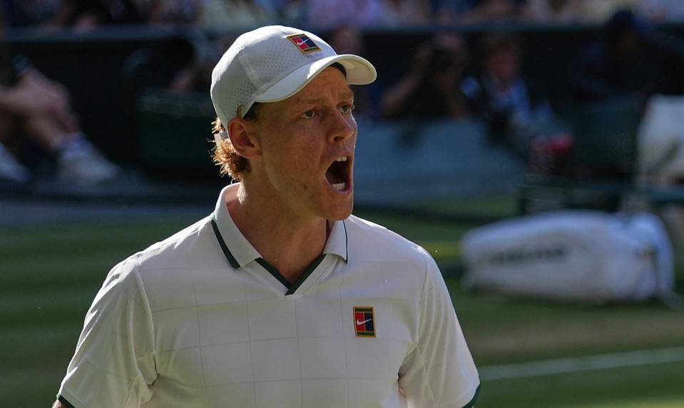 DOKONALÉ mužské finále Wimbledonu ovládol druhý rok po sebe SINNER
