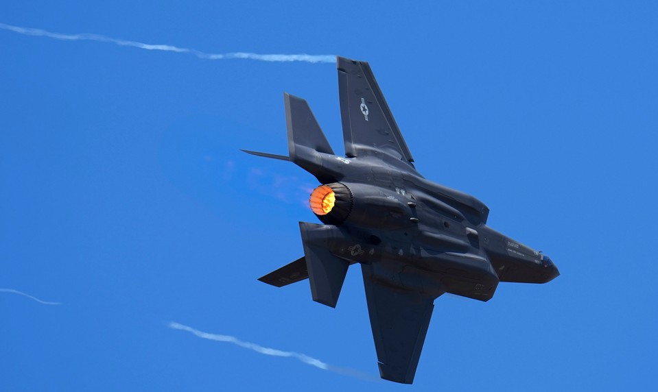 Záhada: Citlivé súčiastky americkej neviditeľnej stíhačky F-35 skončili v Hongkongu