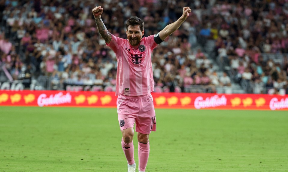 MESSI skóroval z takmer nemožného uhla