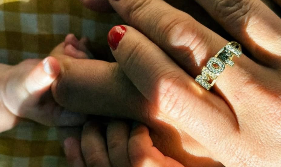 Neuplynul ani rok a je z nej dvojnásobná MAMA! 22-ročná hviezda oznámila ďalšie dieťa