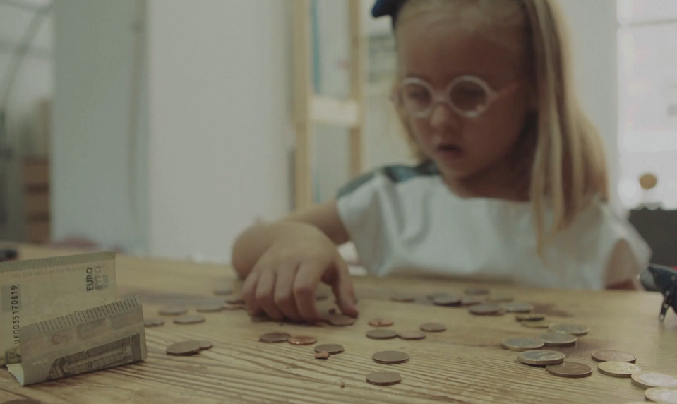 Štát spustil novú pomoc pre jednorodičov. Majú nárok na finančnú podporu