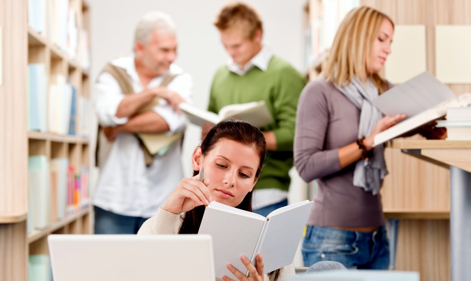 Knižné tipy ani na jeseň nesklamali. Po čom sa oplatí siahnuť?