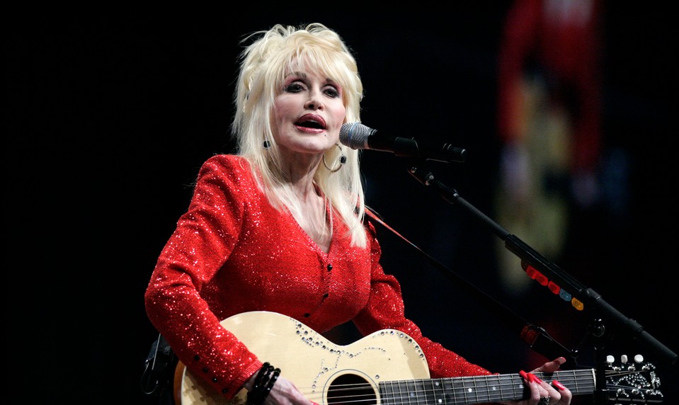 Zomrela spevácka diva Dolly PARTON