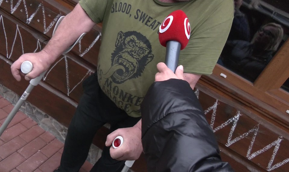 Prehovoril autor statusu so zbraňou pred protestami. Vzduchovku mal vraj na líšku