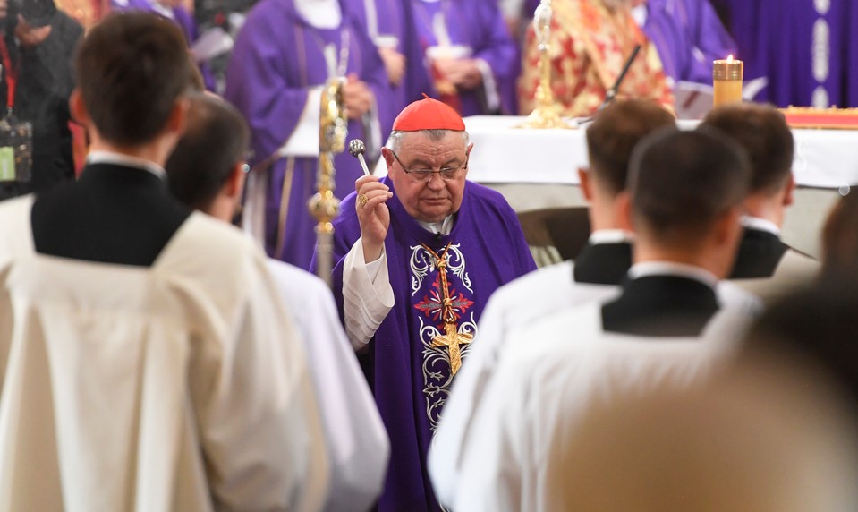 Politici si pripomínajú kardinála Duku ako silnú osobnosť s pevnými názormi