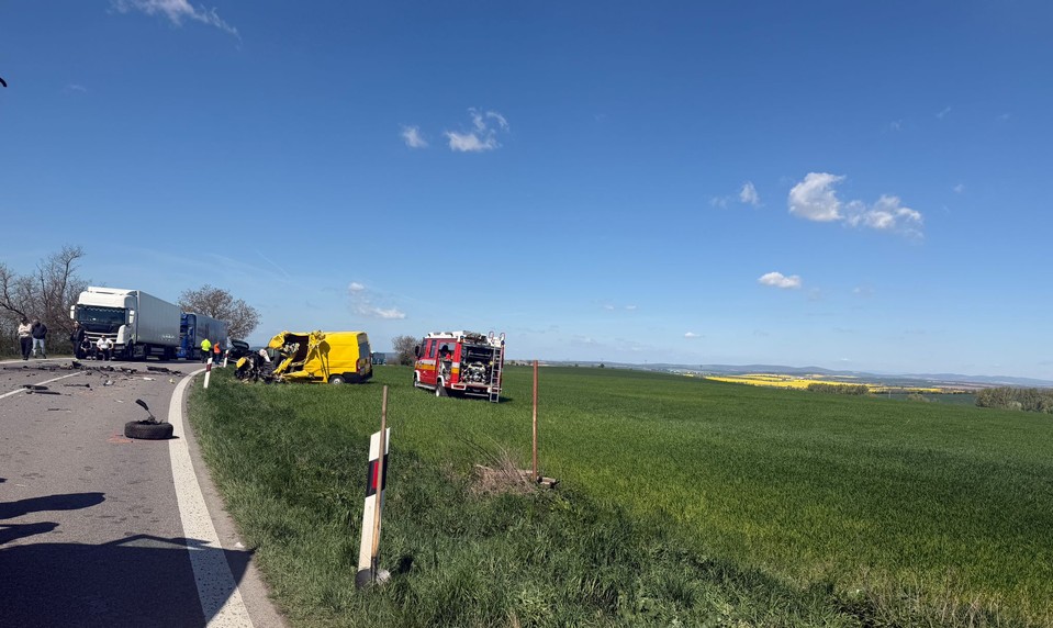 Pri Nitre sa zrazila dodávka s kamiónom. Vodič opísal, čo sa stalo