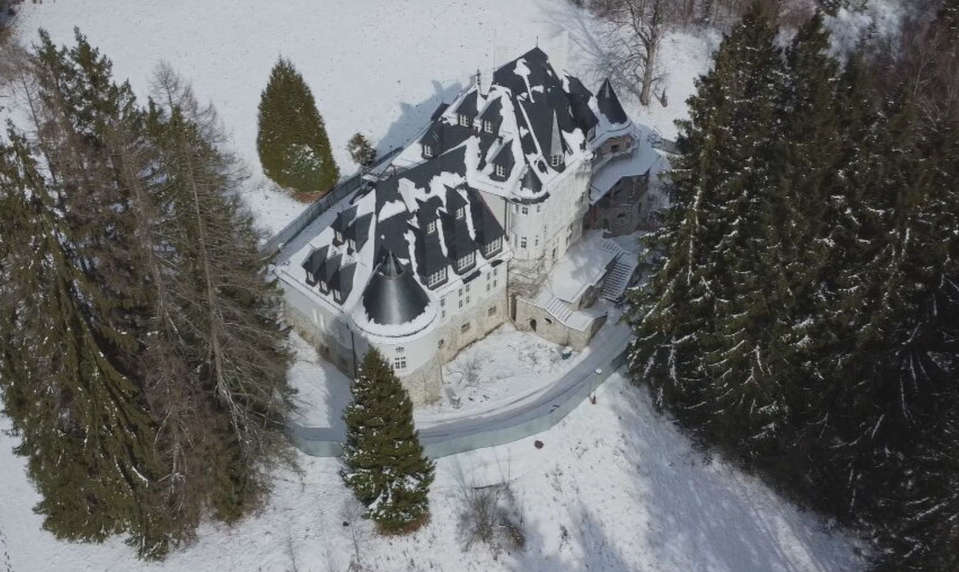 Po požiaroch ďalší problém. Do zámku Kunerad sa vlámali zlodeji