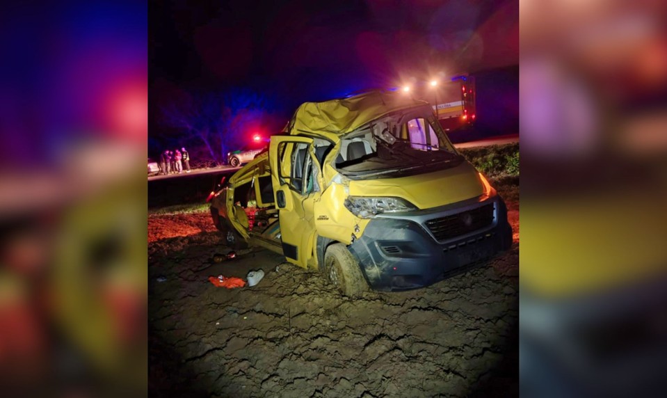 Vodič dodávky pri Kolárove zišiel mimo cestu, pri nehode zahynul