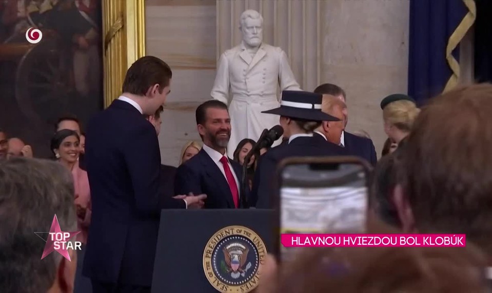 HLAVNOU HVIEZDOU BOL KLOBÚK