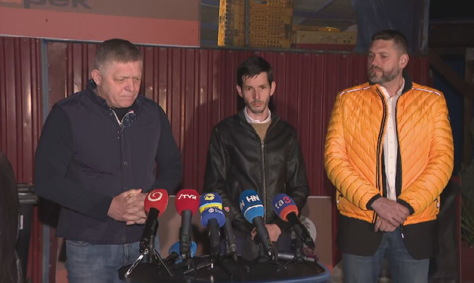 Fico ide na nočnú zmenu do pekárne. PS hovorí o divadle: "My to takto nenecháme"