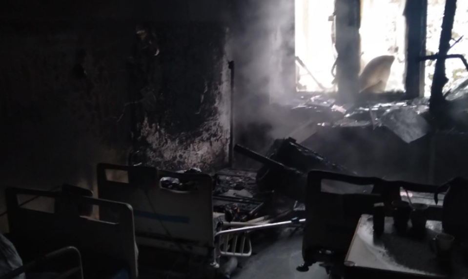 Pri požiari izby v nemocnici sa splodín nadýchali dvaja ľudia. Za požiar údajne môže pacient