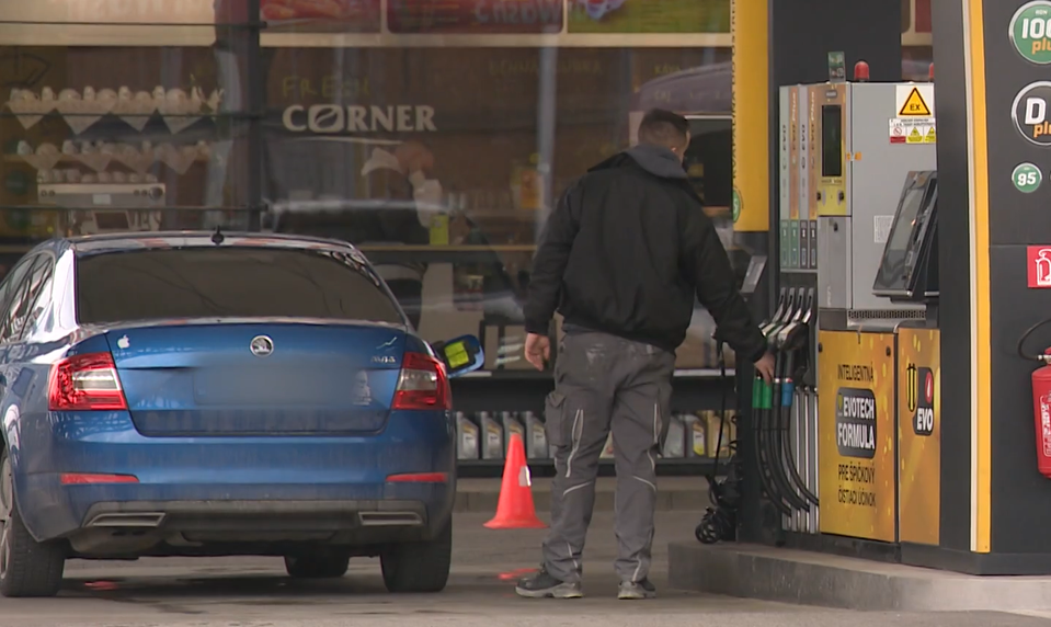 Nový mýtny systém na Slovensku má problémy. Polovica dopravcov zaň neplatí