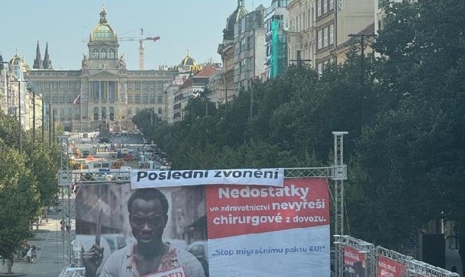 Hnutie SPD dostalo pokutu 120-tisíc eur. Súd rozhodol, že plagáty podnecovali nenávisť
