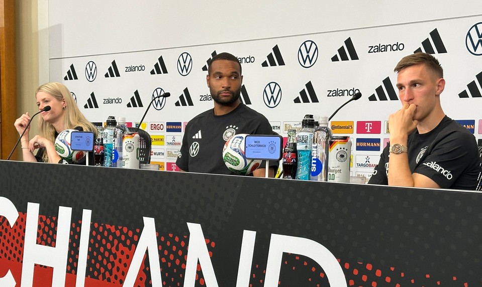 Nemeckých futbalistov strašia v kempe jedovaté hady