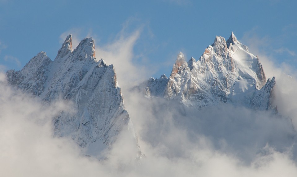 Nešťastie v Alpách: Lavína zabila dvoch skialpinistov, sprievodca utrpel zranenie