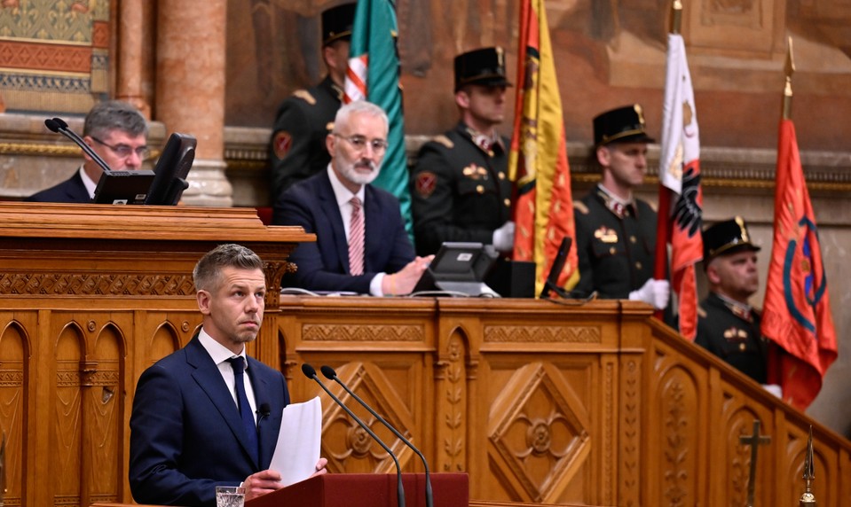Štúdio 24: Péter Magyar preberá moc