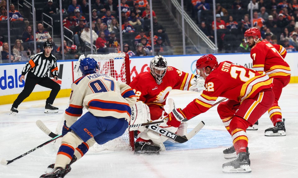 MCDAVID vytvoril rekord asistenciami, Slováci bez bodu