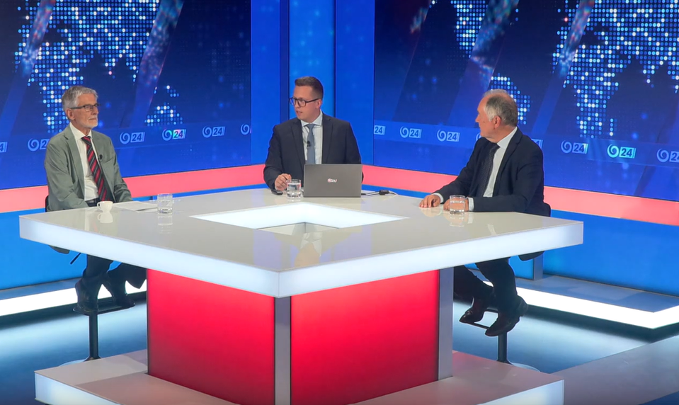 Weiss: Vládni predstavitelia chceli byť v Koalícii ochotných, ale tajiť to pred voličmi