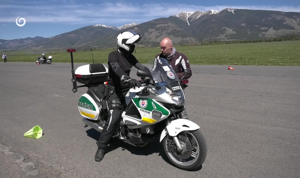 Policajti na motorkách sa pripravujú na sezónu. Dôraz kladú na bezpečnosť