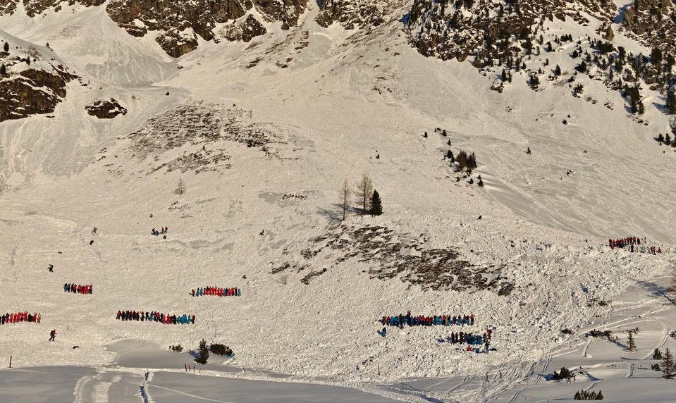 Slovák (†40) zahynul v Rakúsku pod lavínou