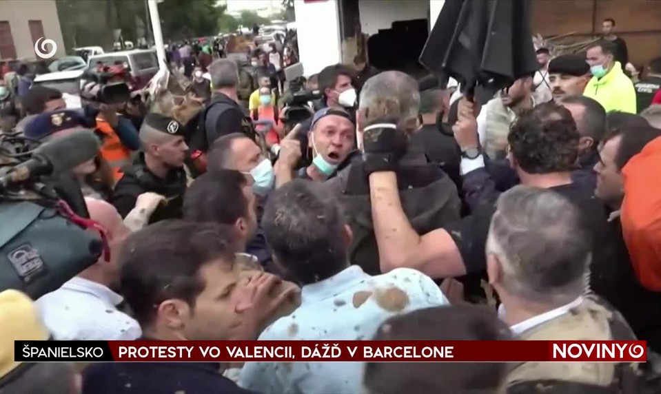 PROTESTY VO VALENCII, DÁŽĎ V BARCELONE