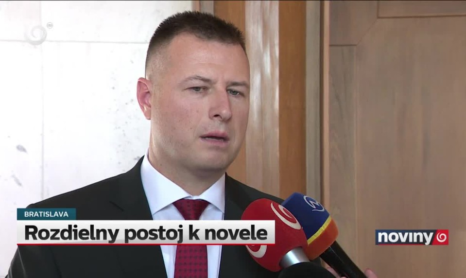 Rozdielny postoj k novele