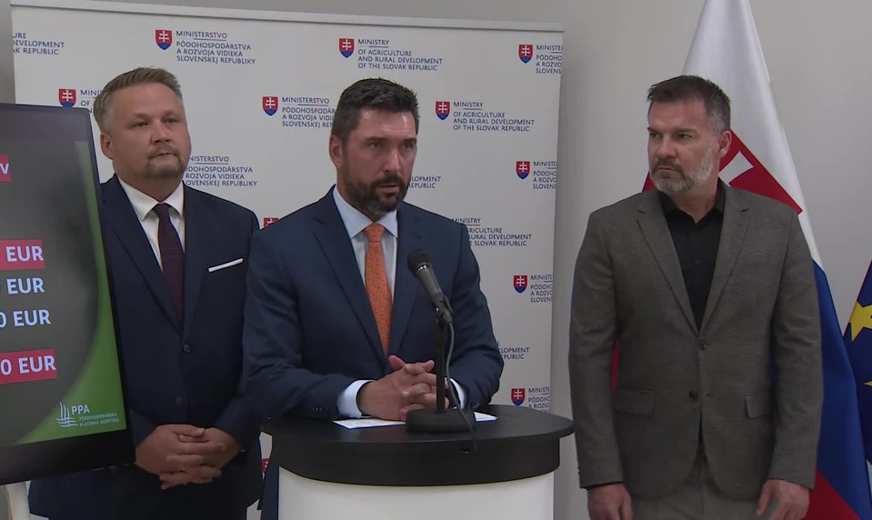 Tlačová beseda ministra Takáča: Preddavky pre poľnohospodárov