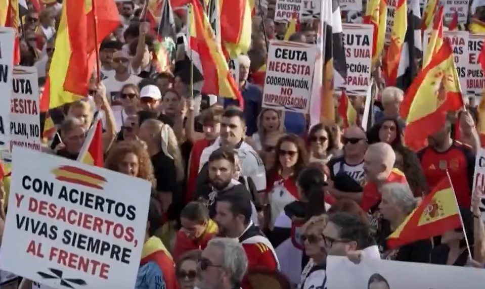 Migračná kríza v Ceute vyvolala vo Španielsku masívne protesty: Obyvatelia žiadanú demisiu premiéra