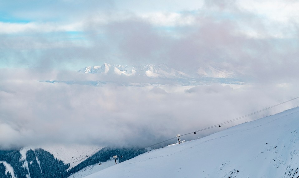 V Nízkych Tatrách zahynul 48-ročný turista, zasypala ho lavína