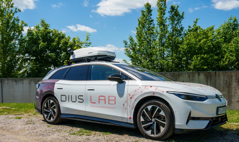 DiusAi rozbieha vývoj platformy pre autonómne vozidlá. Spája sily  s českou technologickou spoločnosťou autinno